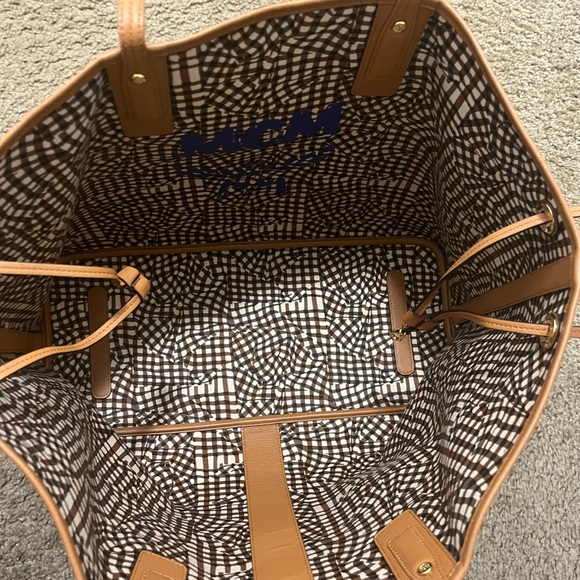 MCM Cognac Visetos Logo Canvas Tote in Brown - Picture 4 of 9